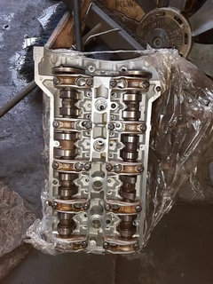 Mercedes Benz C200 cylinder head
