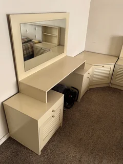 BEDROOM SUITE