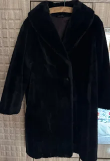 Ladies Vintage Black Knee Length. Made In London. Astraka Black  Mid