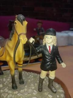 Da Vinci Figurine: Pony on Wood Base
