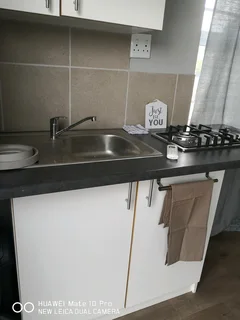 Flatlet fully furnished   Non smokers only near SAMRC...balcony flat upstairs