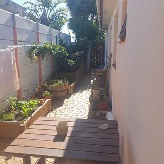 FURNISHED STUDIO GARDEN APARTMENT WITH POOL/DSTV/WI-FI