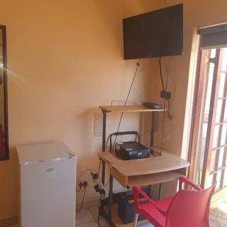 FURNISHED STUDIO GARDEN APARTMENT WITH POOL/DSTV/WI-FI