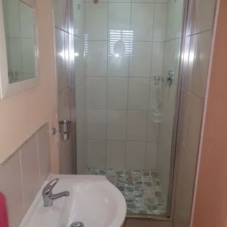 FURNISHED STUDIO GARDEN APARTMENT WITH POOL/DSTV/WI-FI