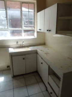 Yeoville -2 Bedroom flat available to rent immediately