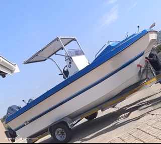 VCat double hull Boat with Mooring