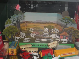 WANTED COKE AND FANTA ANIMALS AND CARDS