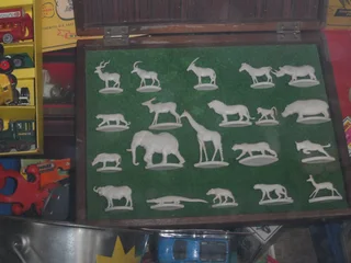 WANTED COKE AND FANTA ANIMALS AND CARDS