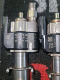 Bmw X6M 4.4 V8 S63B44 injector set