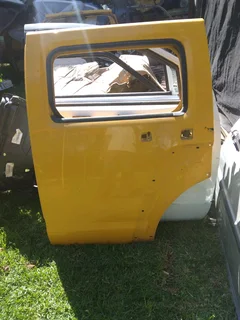 Hummer H3 3.7 left Rear door