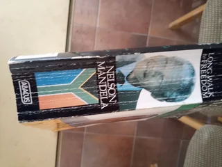 BOOK LONG WALK TO FREEDOM