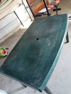 TABLE - Ad posted by Elaine Tomlinson