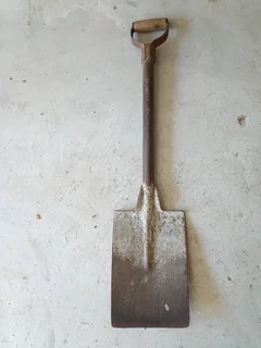 Garden spade