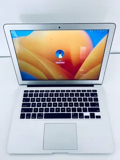 Apple MacBook Air 13-inch 1.4GHz i5 |4GB DDR3 RAM |128GB SSD