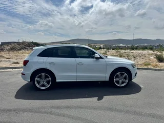 Audi Q5 2.0TDI S Quattro Auto
