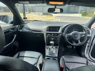 Audi Q5 2.0TDI S Quattro Auto