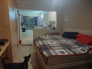 Bachelor Flat to let