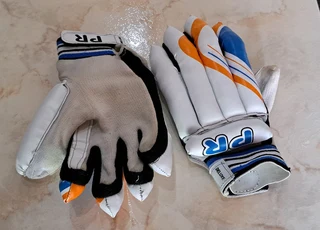 FULL OUT DOOR CRICKET GEAR SET FOR YOUTH/MENS (Excludes Bat)