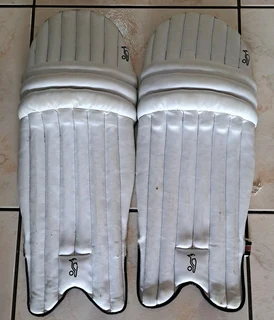 FULL OUT DOOR CRICKET GEAR SET FOR YOUTH/MENS (Excludes Bat)
