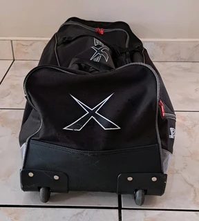 FULL OUT DOOR CRICKET GEAR SET FOR YOUTH/MENS (Excludes Bat)