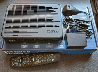 DSTV EXPLORA 3A &amp; WIFI CONNECTOR