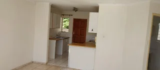 2 BEDROOM TOWNHOUSE IN BALLY GREEN, SUNDOWNER