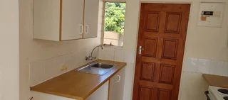 2 BEDROOM TOWNHOUSE IN BALLY GREEN, SUNDOWNER