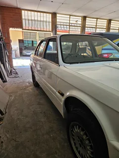 1989 BMW 318i Sedan