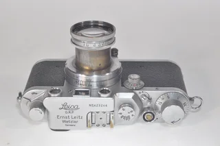 Leica IIIC film camera (1946) with 50mm Summar lens