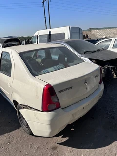 Stripping Renault Logan 1.6i For Parts!