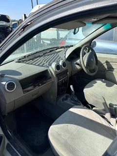 Stripping Renault Logan 1.6i For Parts!