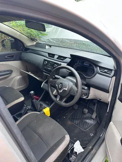 Stripping 2022 Renault Triber 1.0 For Parts!