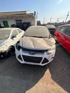 Stripping Ford Focus 2.0i Duratec For Parts!