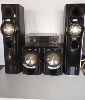 FOR SALE — LG Home Theatre Surround System — R3,000