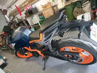 KTM 390 Duke blue