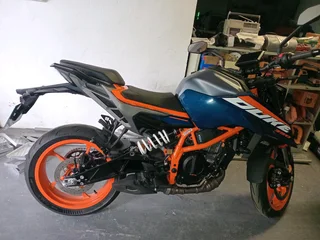 KTM 390 Duke blue