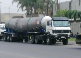 Honey Sucker Vacuum Truck for hire. Pooh Patrol