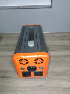 R1500 Portable Inverter - Omnipowers Eishbox 740w