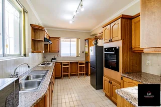 Views deluxe from this house on Springbok Road, Green Point