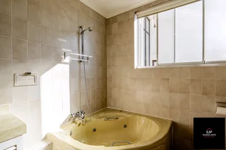 Views deluxe from this house on Springbok Road, Green Point