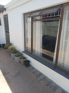 Bachelor Flat to rent