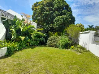 BEACON BAY/BLUE BEND – LOVELY UPMARKET FOUR BEDROOMED HOUSE