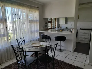 BEACON BAY/BLUE BEND – LOVELY UPMARKET FOUR BEDROOMED HOUSE