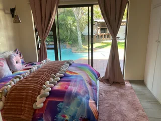 BEACON BAY/BLUE BEND – LOVELY UPMARKET FOUR BEDROOMED HOUSE