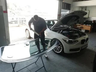 Brand new windscreens for all makes of vehicles