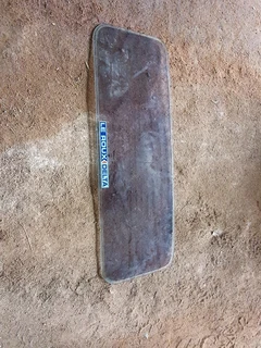 Nissan 1400 rear glass