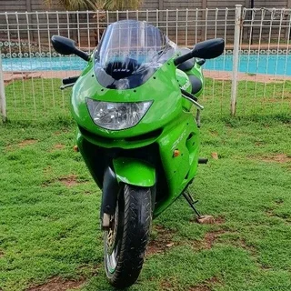 Kawasaki Ninja ZX9R