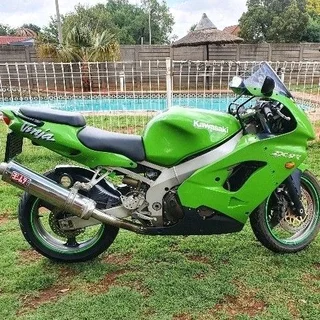Kawasaki Ninja ZX9R