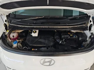 2024  HYUNDAI STARIA R2.2  9 SEATER EXEC BUS AT