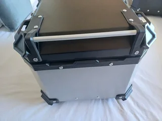 New Aluminium Motorcycle Topbox 45L- Quick release.With mounting plate and all fittings